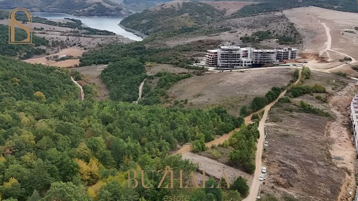 Ofrohet me qira shtëpia 300m²