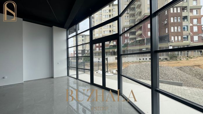 Lokal 142m² në lagjën Mati 1