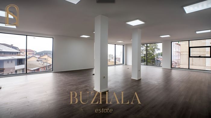 Lokal 300m² me qira