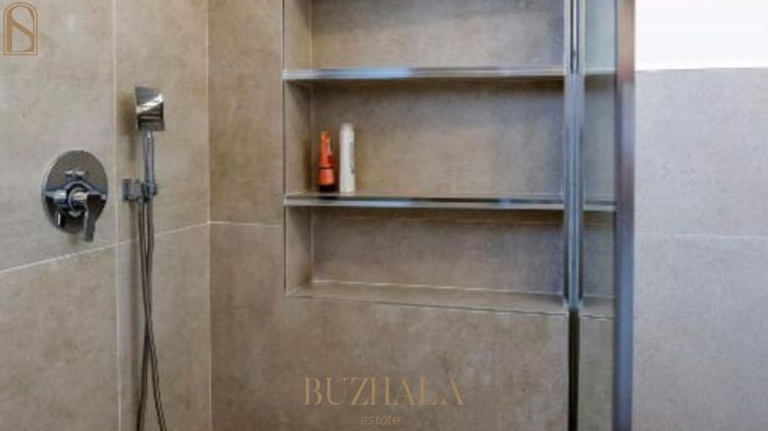 Shitet – Apartament Modern në Sarandë