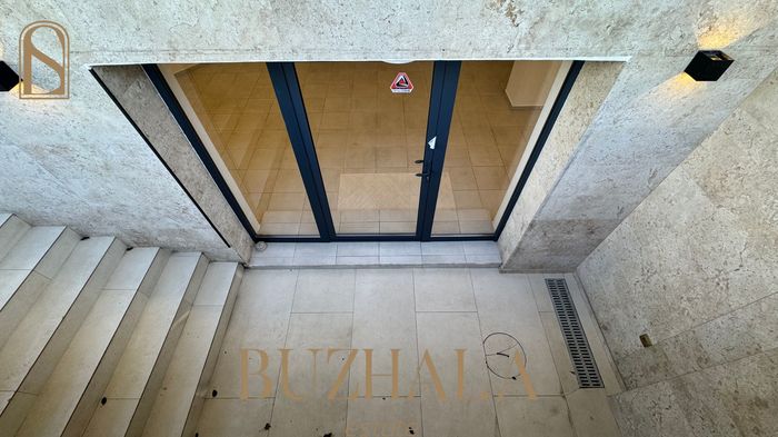 Lokal 100 m² në Qendër