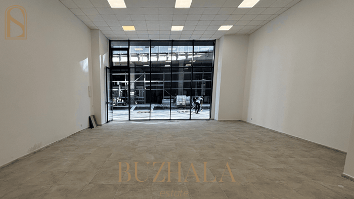 Lokal me qira, Lakrishte